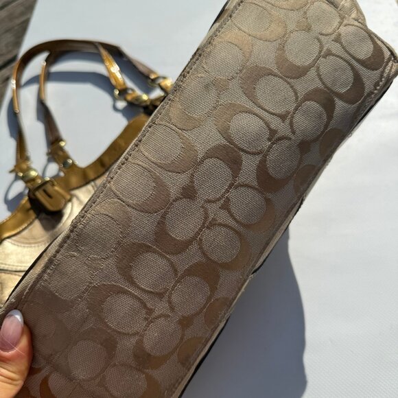 Coach Carly Patchwork Tote – Gold & Silver Metallic Circles – Y2K Style - Picture 7 of 13